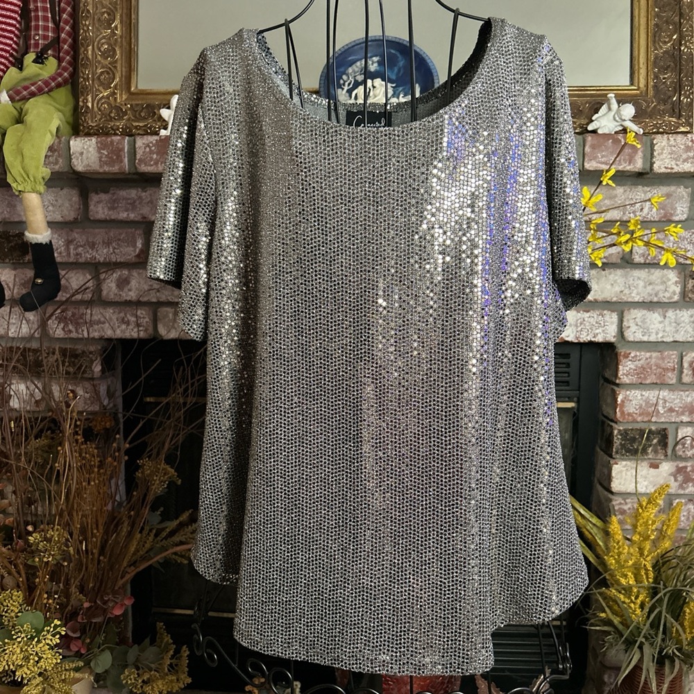 Connected Apparel Women’s Sparkly Silver Sequin Top Sz XL